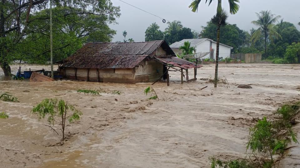 By Indonesian National Board for Disaster Management - https://www.bnpb.go.id/berita/upaya-percepatan-penanganan-darurat-bnpb-berikan-pendampingan-banjir-di-aceh, Public Domain, https://commons.wikimedia.org/w/index.php?curid=179111951