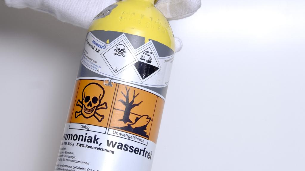 Liquid ammonia. Wikipedias Commons License. Photo by Nadina Wiórkiewicz pl.wiki: Nadine90 commons: Nadine90