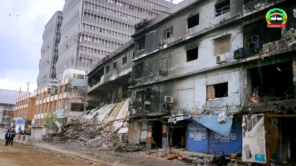 Collapsed exterior of Gul Plaza after the fire which destroyed it. Date	22 January 2026 Source	Press Conference on Saniha Gul Plaza Karachi, Dr Ashraf Asif Jalali, 22 January 2026 Author	Dr Muhammad Ashraf Asif Jalali Camera location	24° 51′ 54.36″ N, 67° 01′ 26.76″ E Kartographer map based on OpenStreetMap.	